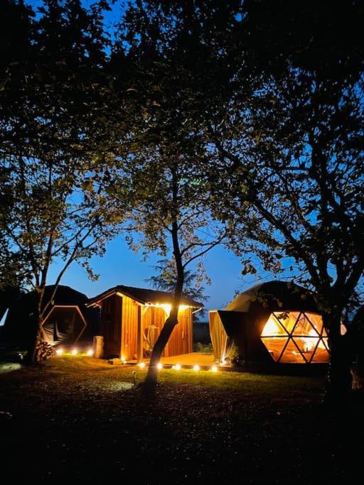 Dome Insolite Lichen Jacuzzi Et Petits-Dejeuners Inclus Gondrin Exterior foto